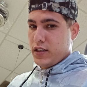 Meet your Posher, Alexito voltaje